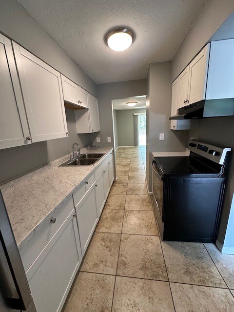 Building Photo - 7209 SW 45th Pl