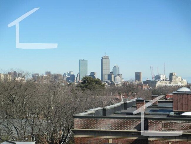 Building Photo - Central Brookline Location, Walk to BU and...