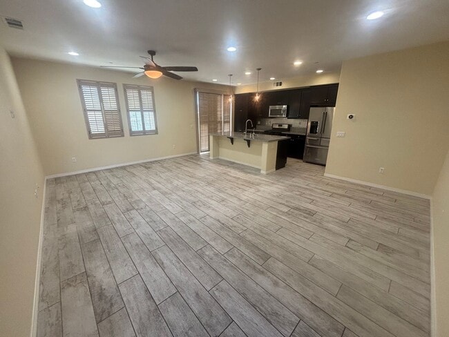 Building Photo - Stylish 3 Bedroom Home in the Gated River ...