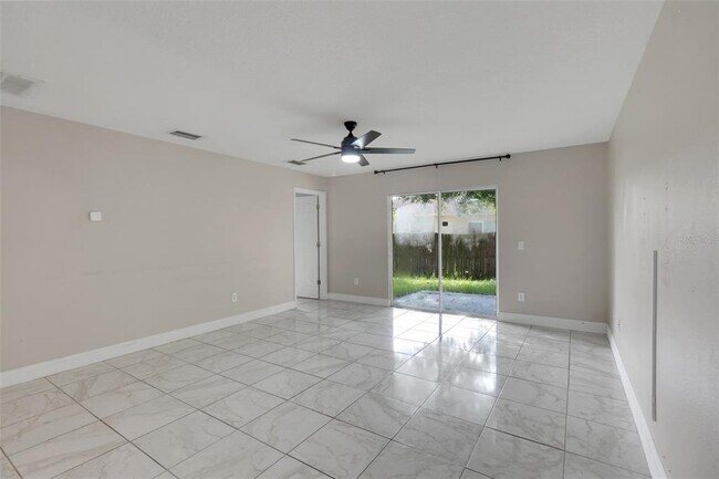 Building Photo - 810 Valnera Ct