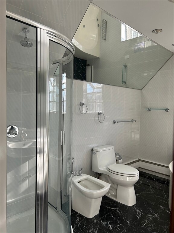 Building Photo - 990 Humphrey St