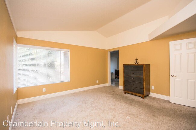 Building Photo - 4 br, 2.5 bath House - 1837 Paseo Del Lago...