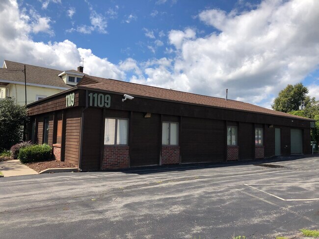 Building Photo - 1109 Milton Ave