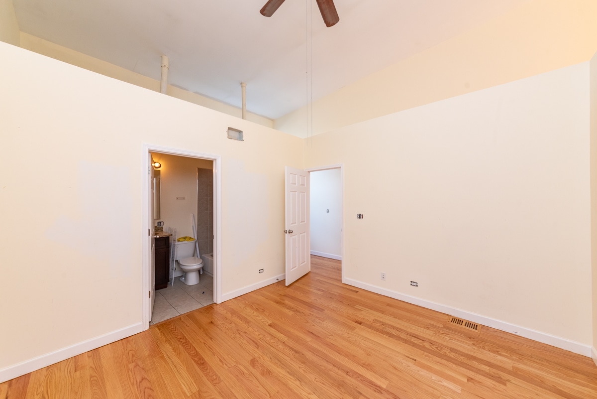 Building Photo - 2415 W 24th St