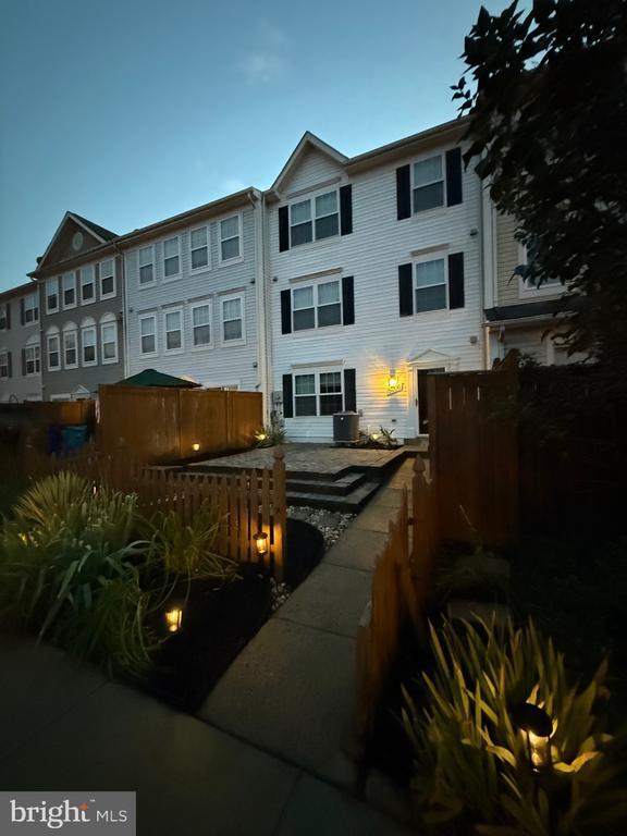 Building Photo - 5006 Croydon Terrace