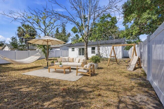 Building Photo - 5720 79th Ave