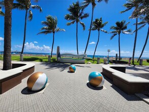 Building Photo - 475 SE 8th St