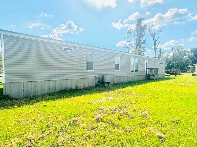 Building Photo - 207 Juniper Rd