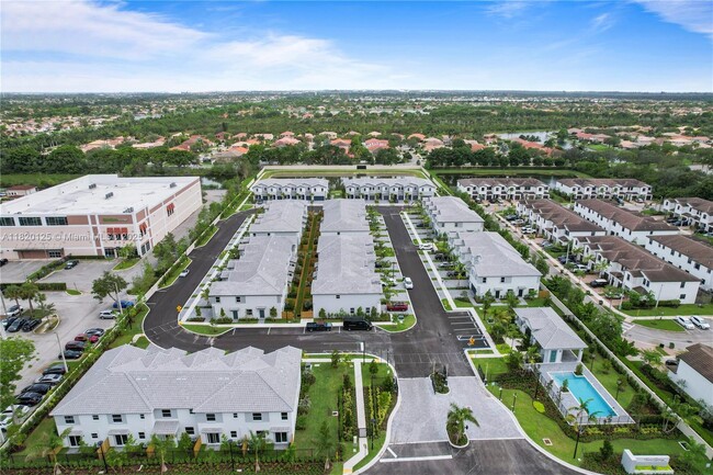 Building Photo - 124 SW 184th Way