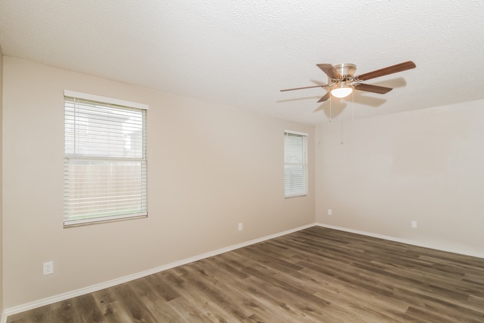 Building Photo - 16516 Woodside Dr