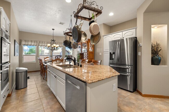 Building Photo - Rio Rancho Gem - Stunning 4-Bedroom Home –...