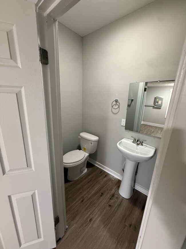 Building Photo - 1512 English Ave