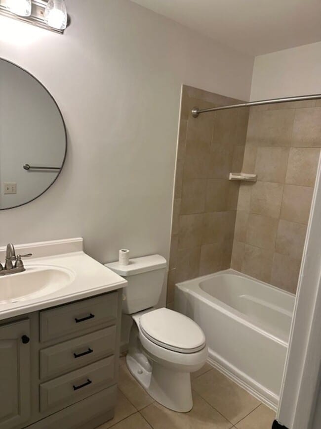 Building Photo - Woodlake Villa - 2 Bedroom/2 Bathroom