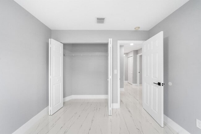 Building Photo - 5233 SW 155th Way