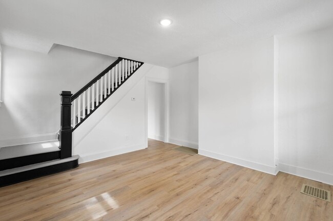 Building Photo - 1117 McNeilly Ave