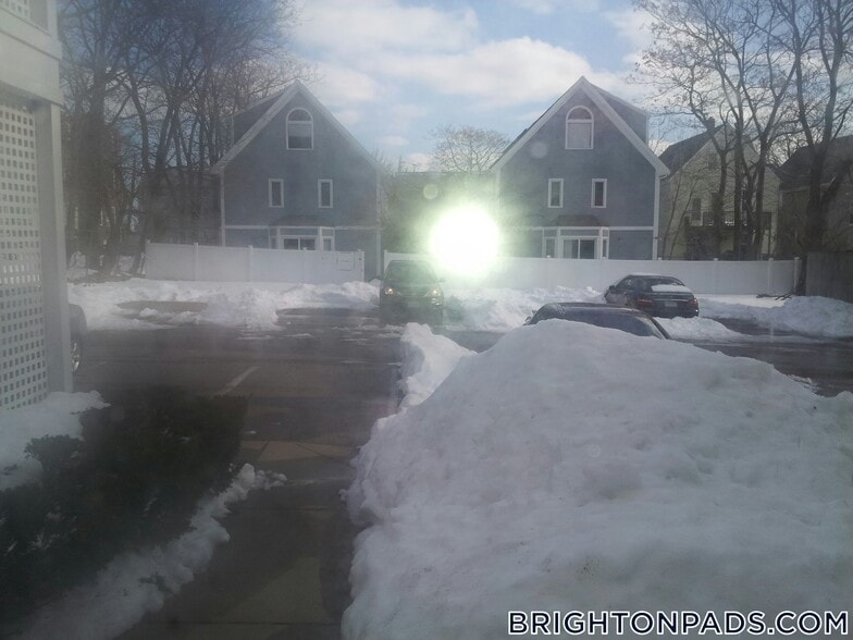 Building Photo - 8-10 Glencoe St.