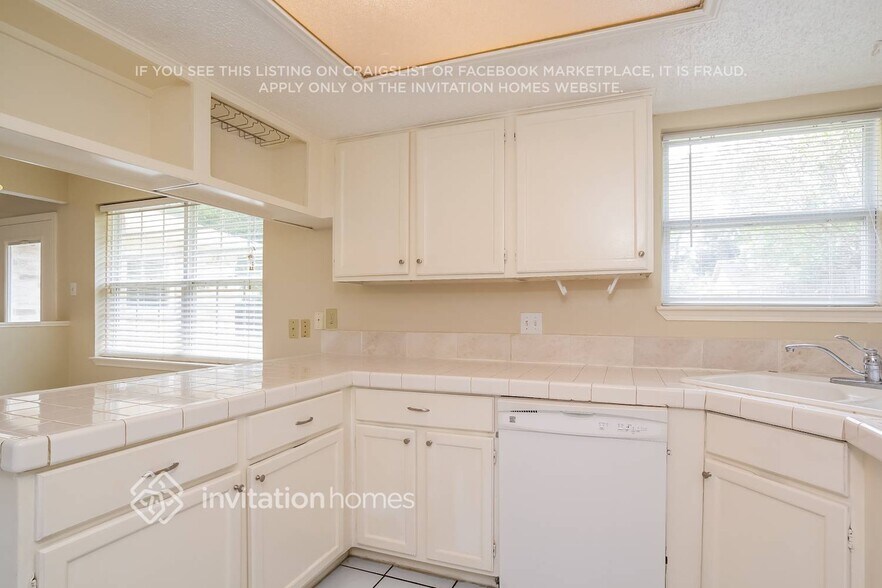 Building Photo - 7022 Fox Knoll Ln
