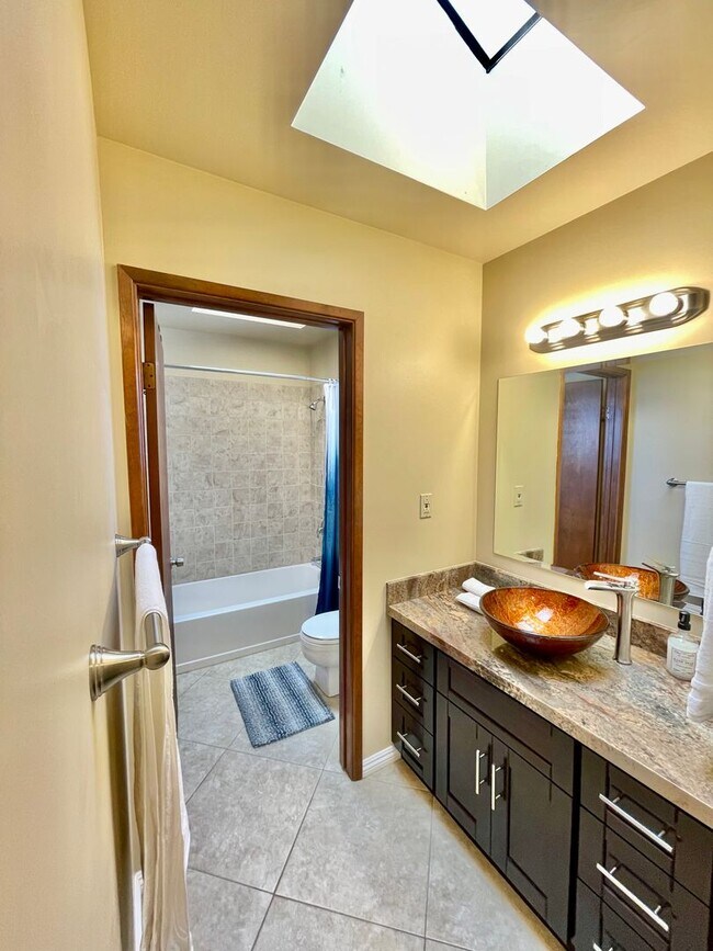 Building Photo - Furnished Beach front House in OB One Month Minimum Rental