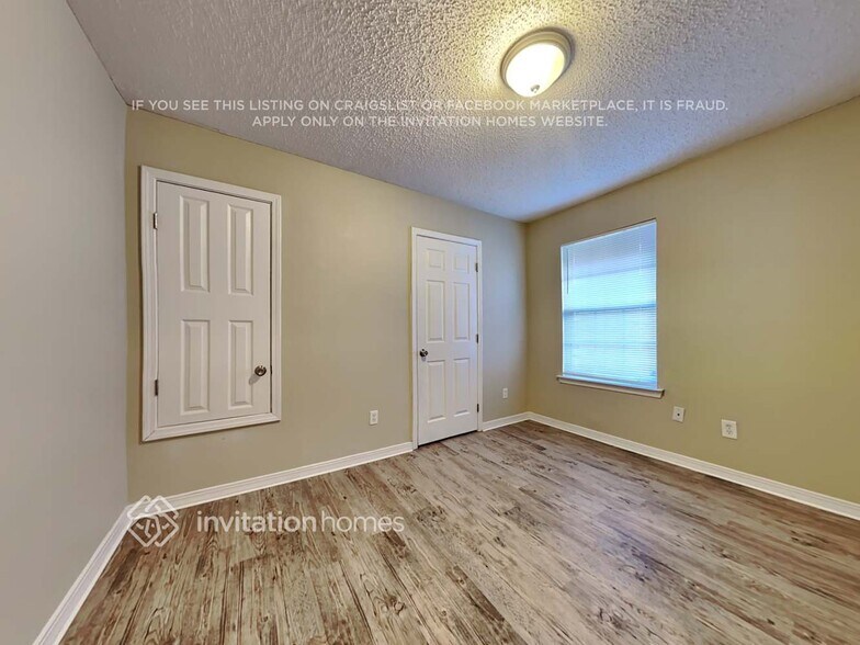 Building Photo - 6322 Ironside Dr N