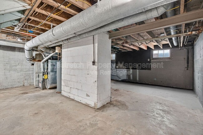 Building Photo - 5 Van Crest Ln