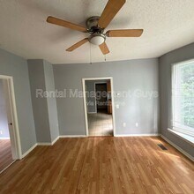 Building Photo - 2314 N Sheridan Ave