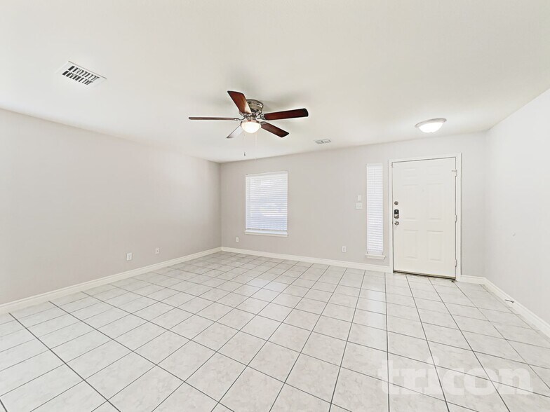 Building Photo - 9707 Marbach Bend