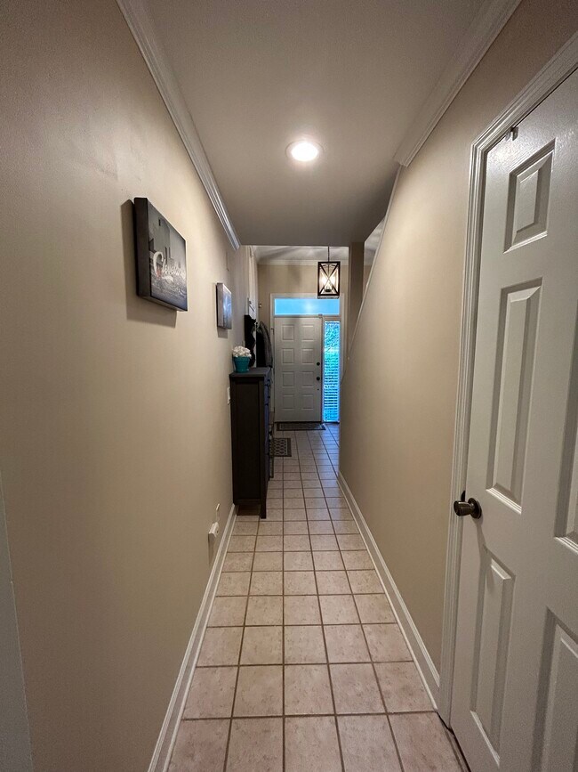 Building Photo - 1467 Monroe Dr NE