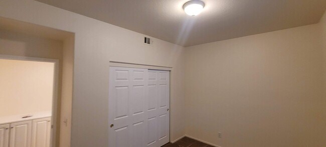 Building Photo - 1262 Garrett Way