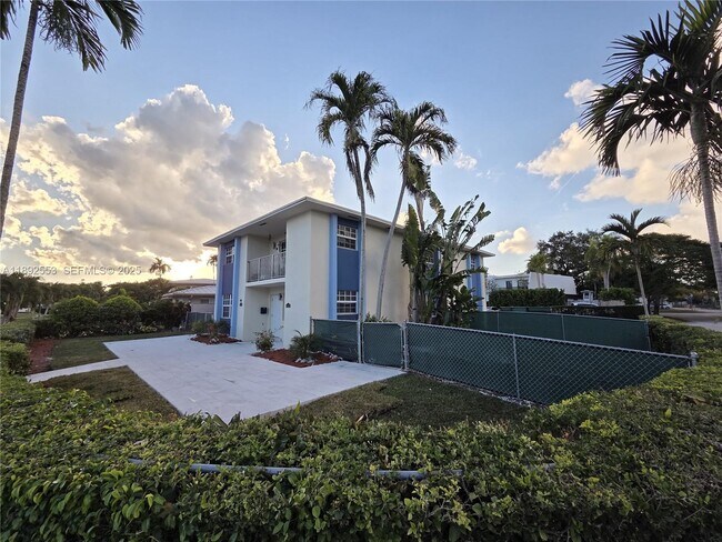 Building Photo - 9100 SW 95th Ave