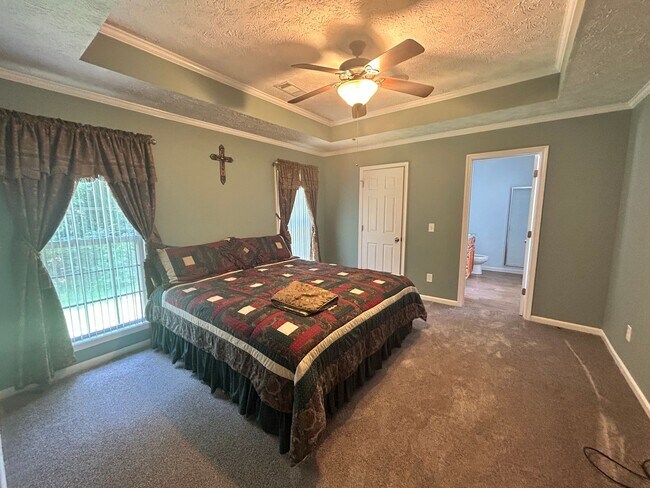 Building Photo - 4031 Somerset Ct