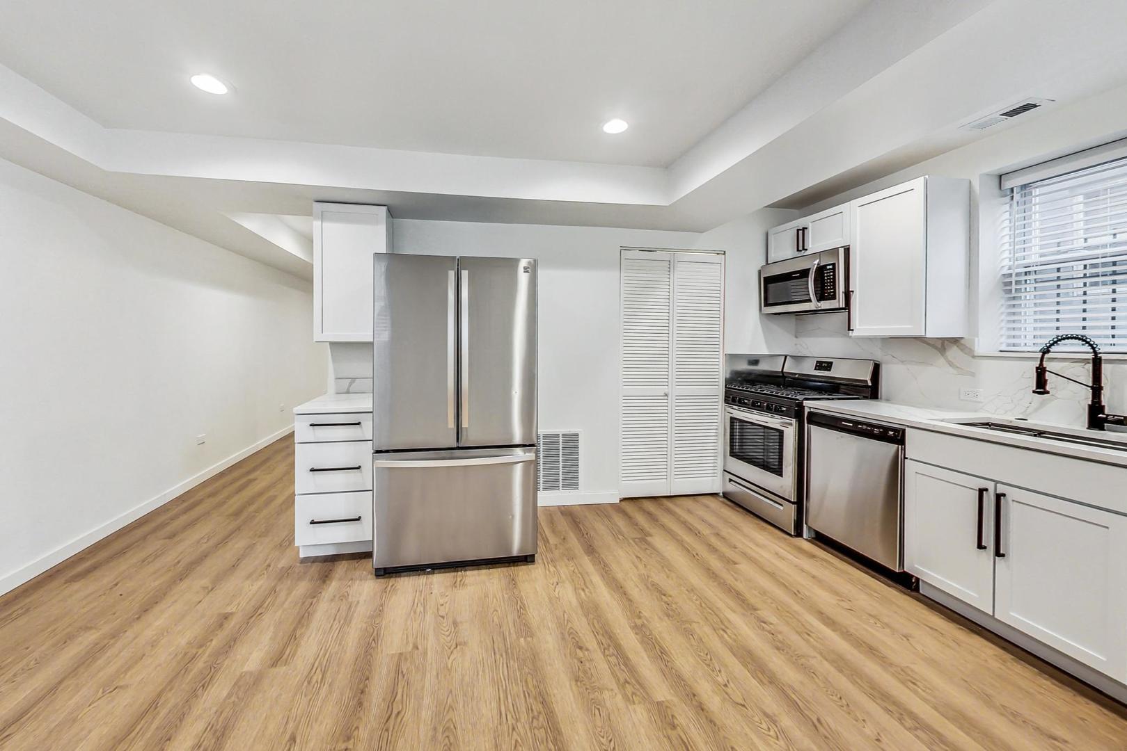 Building Photo - 2002 W Coulter St