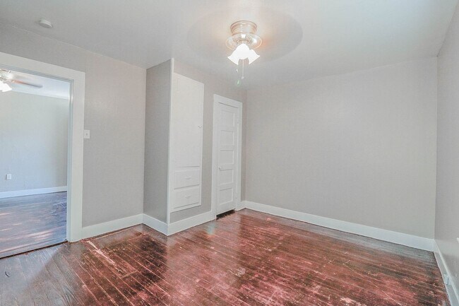 Building Photo - 2429 23rd St