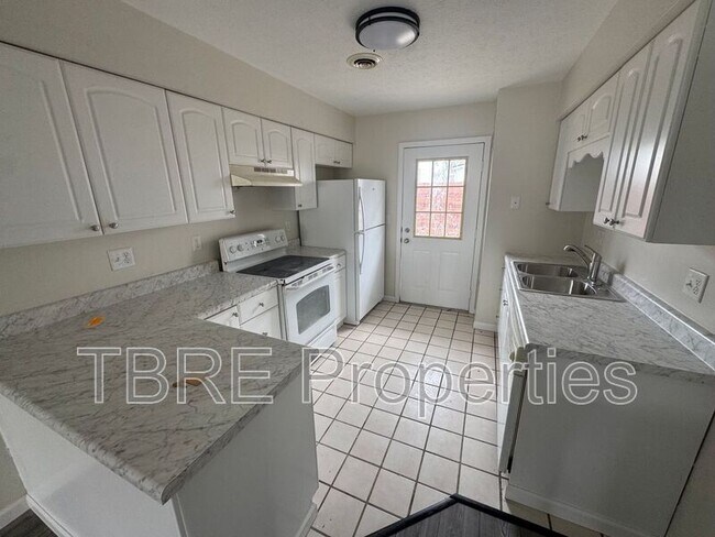 Building Photo - 700 Jefferson St