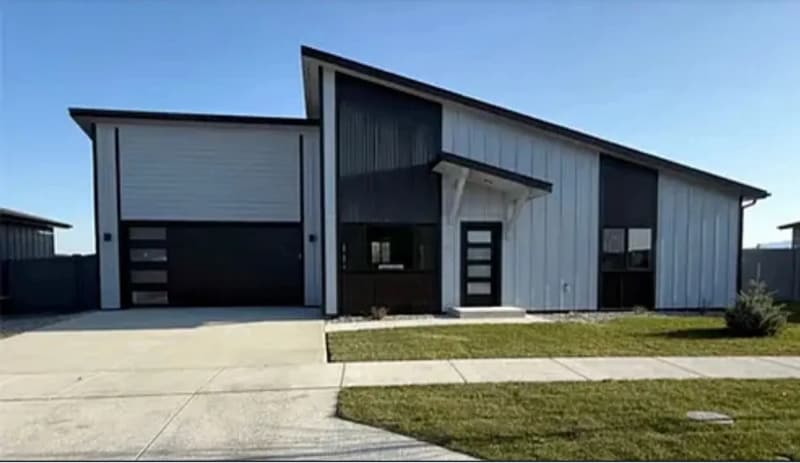 Primary Photo - 3431 Goldenrod Ln