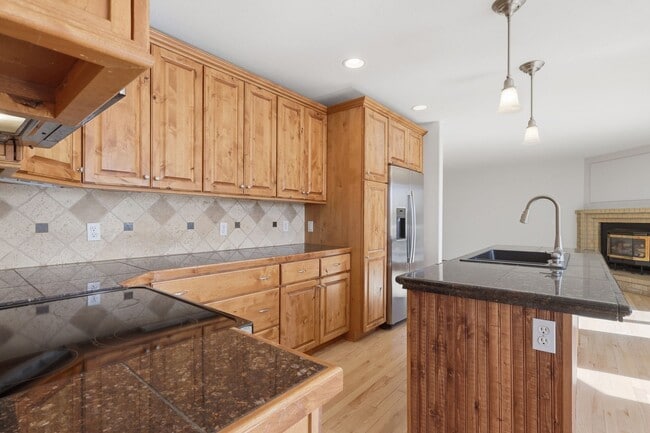 Building Photo - 4 Bed 2.5 Bath Home in Plum Creek of Castle Rock