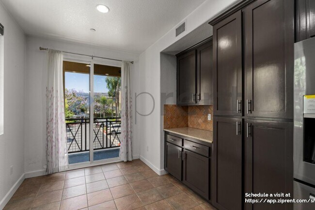 Building Photo - 4952 Haight Terrace