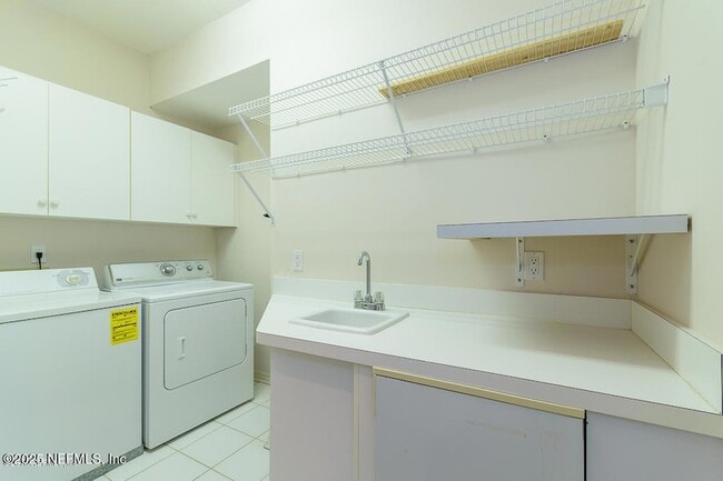 Building Photo - 1626 Strand St