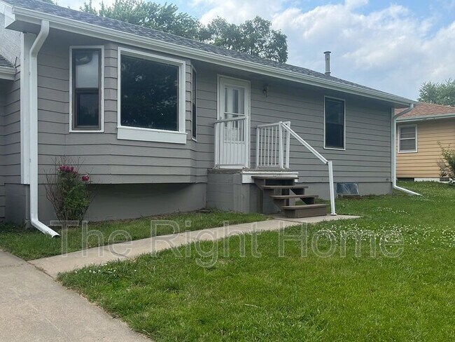 Building Photo - 6424 N 68th St