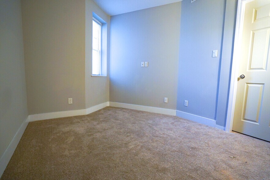 Building Photo - 601 Westgate Ave