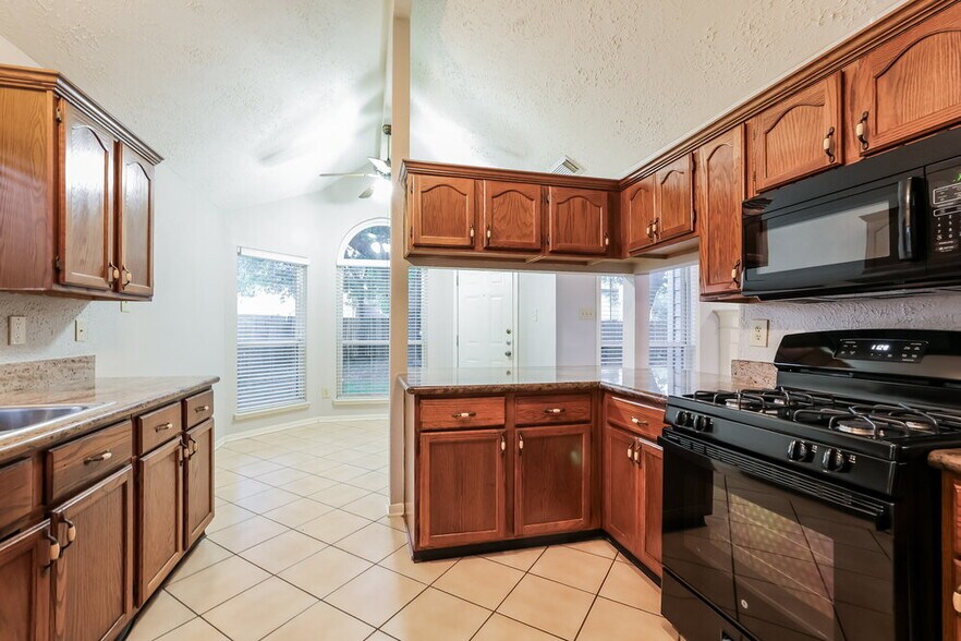 Building Photo - 3818 Beckett Ridge Dr