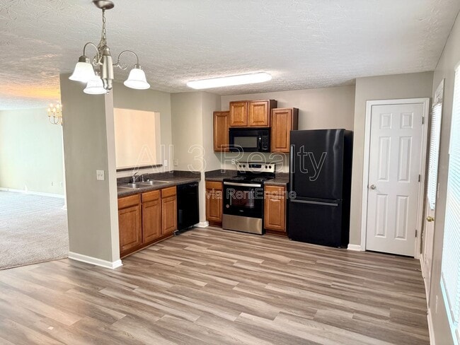 Building Photo - 1691 Redan W