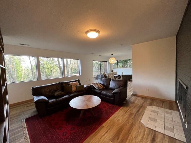 Building Photo - 3950 96th Ave SE