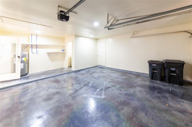 Building Photo - 22538 Market Square Ln