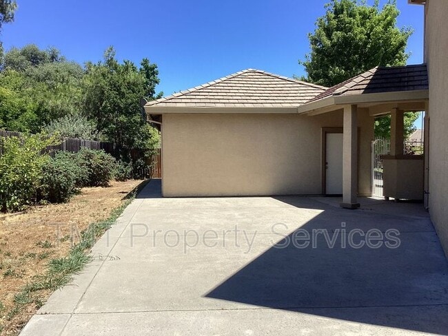 Building Photo - 3725 Bella Cruz Ct