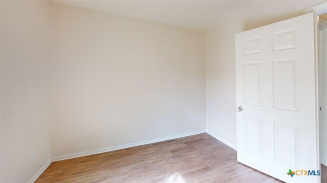 Building Photo - 802 Hackberry St