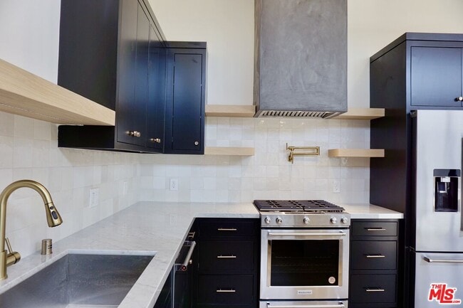 Building Photo - 2668 Greenfield Ave