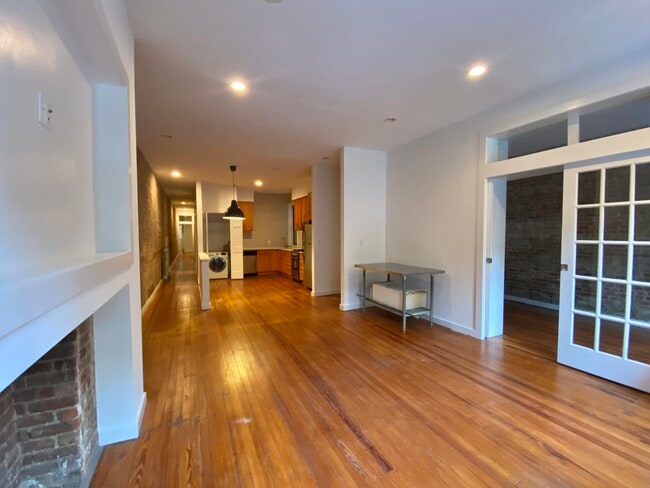 Primary Photo - 3604 Broadway