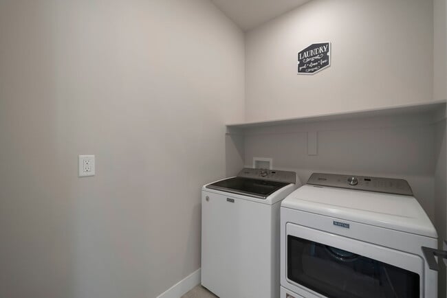 Building Photo - 316 S 380