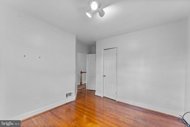 Building Photo - 633 Walker Ave