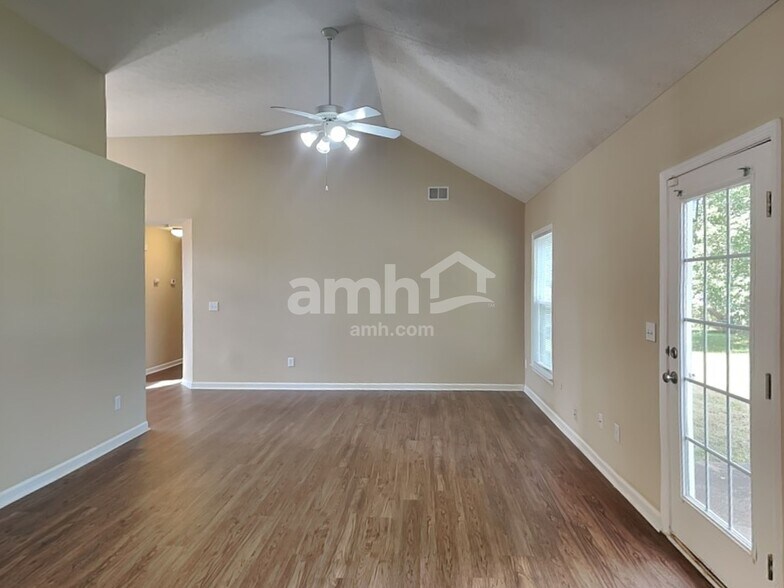 Building Photo - 2517 Kanlow Dr